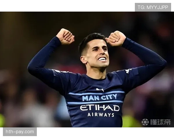 坎塞洛传球失误致关键进攻受阻，球队紧急调整战术应对困局