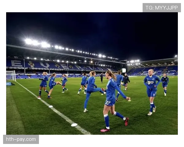 埃弗顿足总杯鏖战晋级，顽强斗志与团队精神闪耀赛场