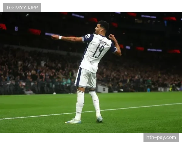 多米尼克·索兰克本赛季英超表现稳健,进攻端持续提升 多米尼克·索兰克本赛季英超表现稳健,进攻端持续提升