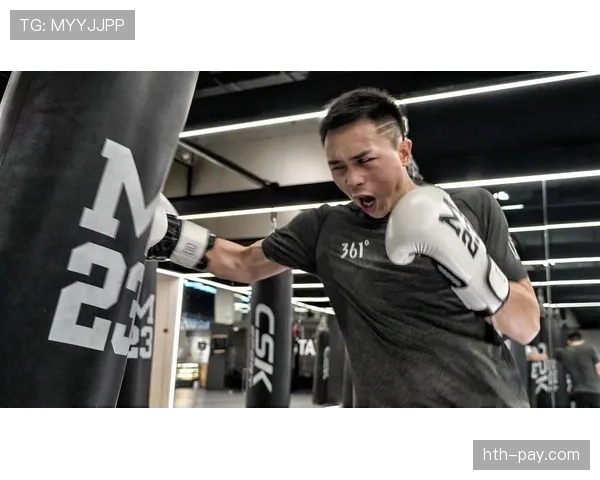 徐灿训练完啃馒头那会儿，谁还记得他拿过金腰带？