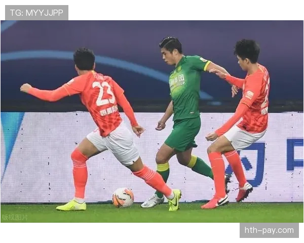 陈雨菲训练完啃鸡腿那刻，我懂了她为啥能扛住高强度自律